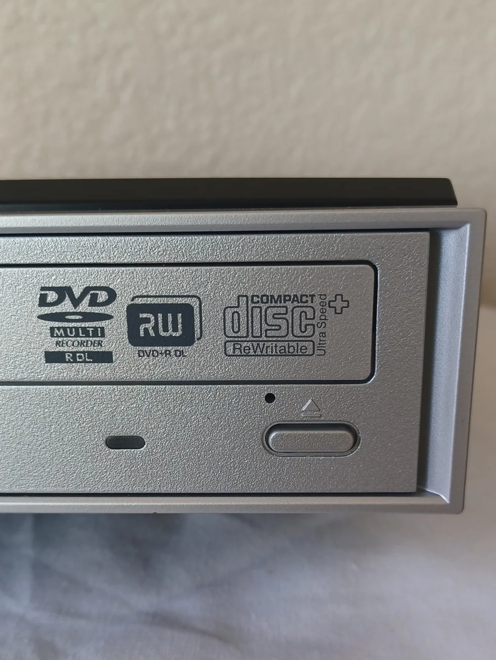 HP DVD/CD Writer External 24X Multiformat w/LightScribe dvd1270e & CD/DVD Bundle